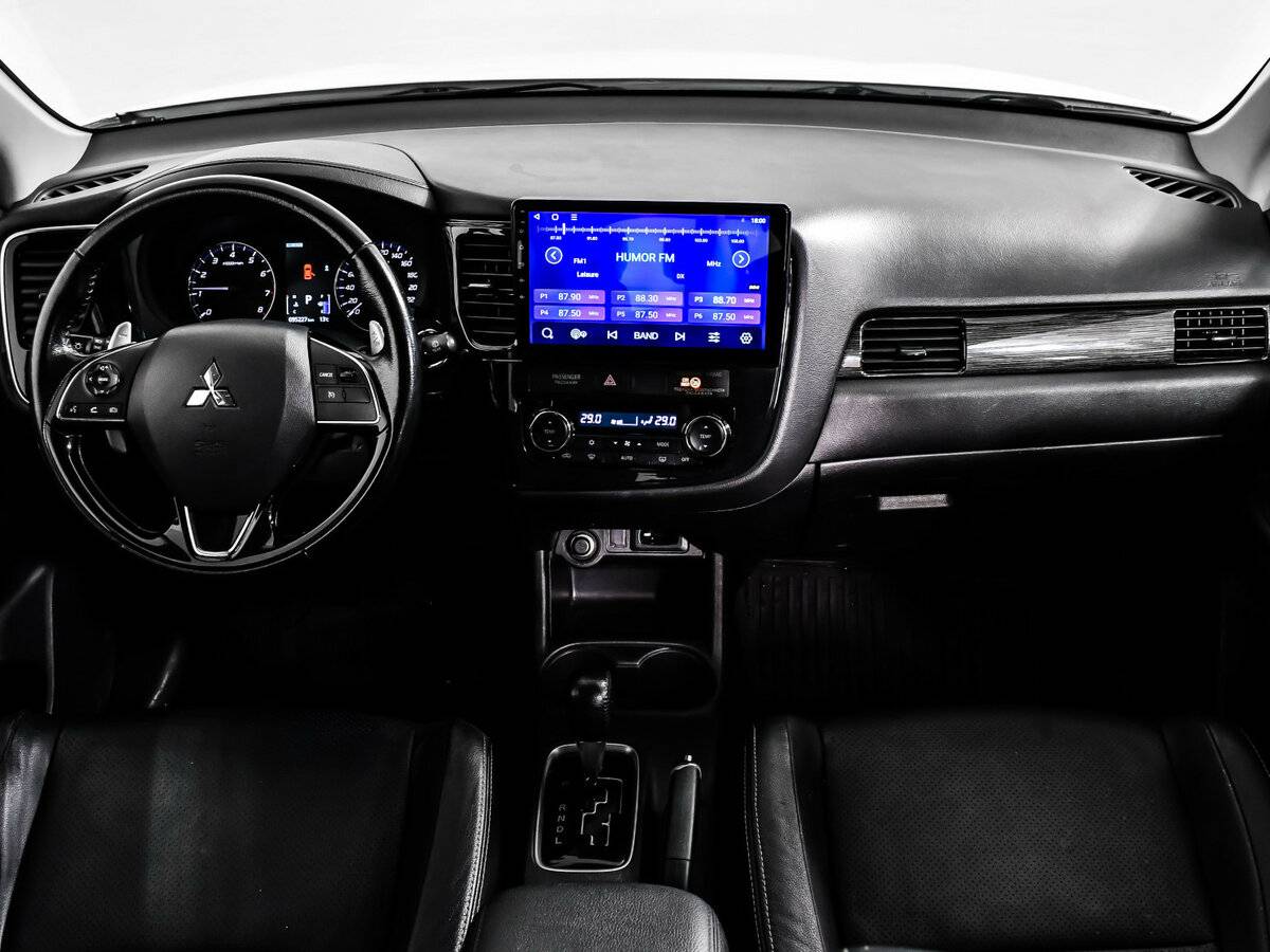 Купить Mitsubishi Outlander с пробегом. Фото: #13