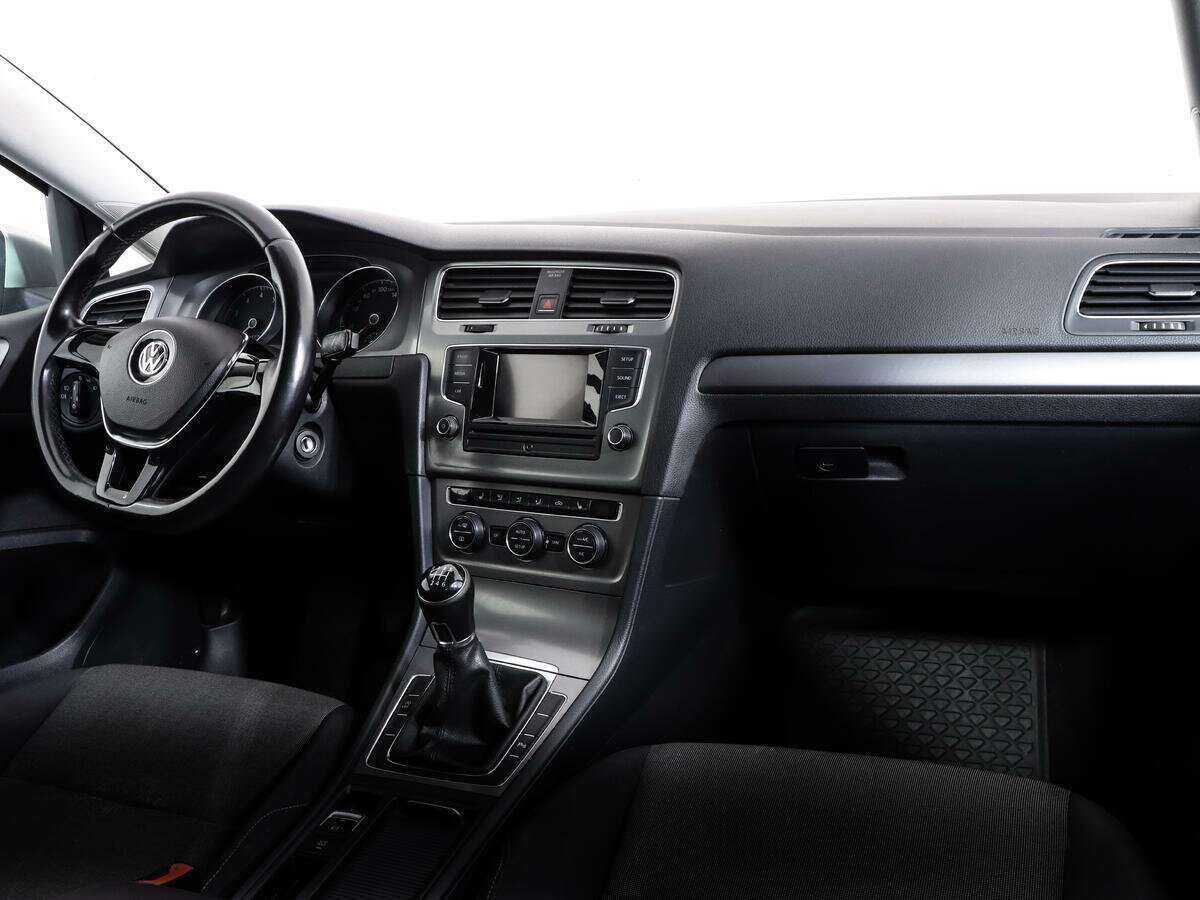 Купить Volkswagen Golf с пробегом. Фото: #6