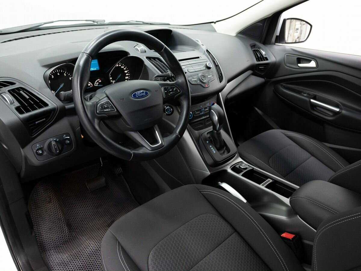 Купить Ford Kuga с пробегом. Фото: #8