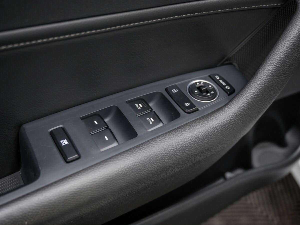 Купить Hyundai Sonata с пробегом. Фото: #18