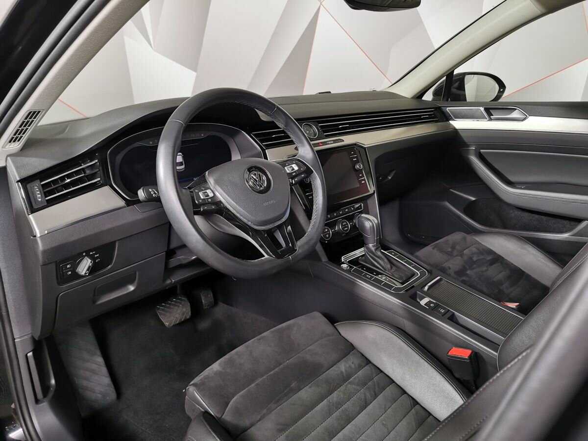 Купить Volkswagen Passat с пробегом. Фото: #13