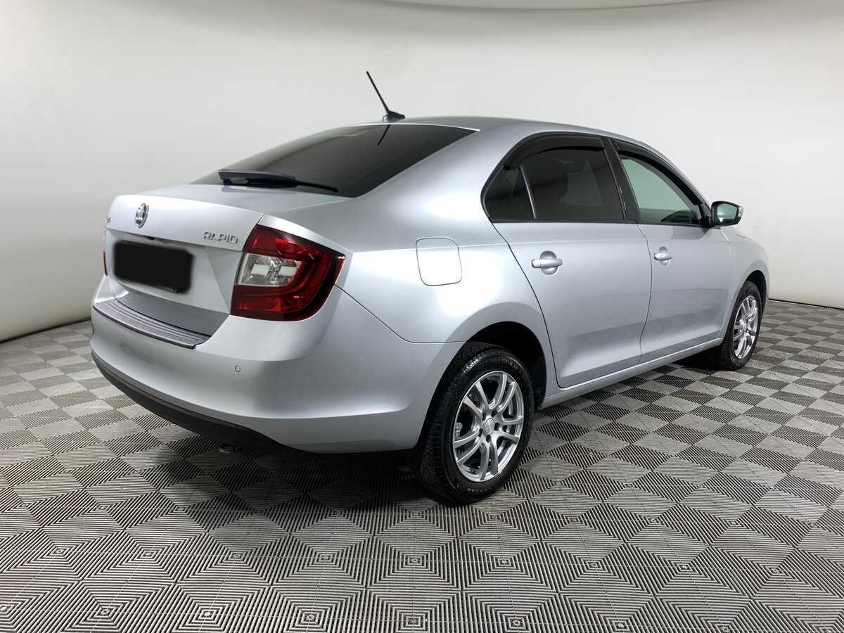 Купить Skoda Rapid с пробегом. Фото: #4