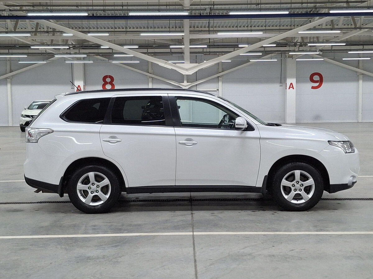 Купить Mitsubishi Outlander с пробегом. Фото: #3