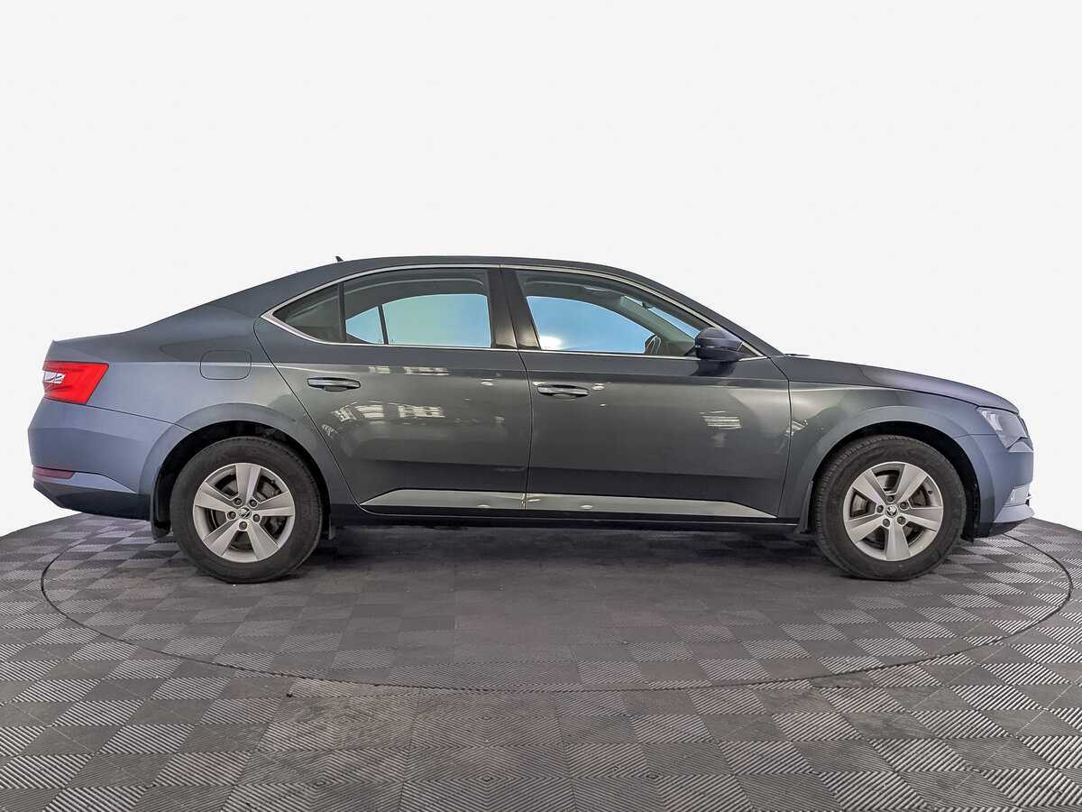 Купить Skoda Superb с пробегом. Фото: #3