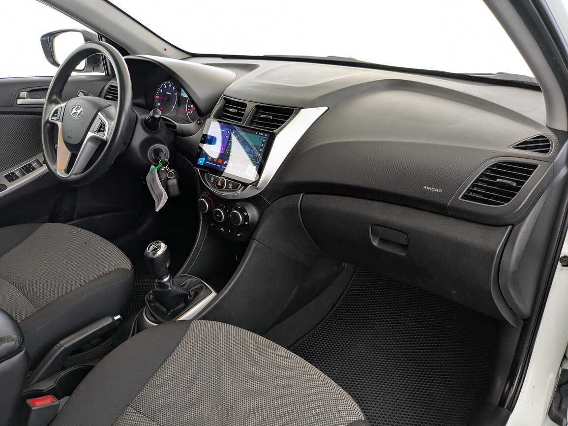 Купить Hyundai Solaris с пробегом. Фото: #17