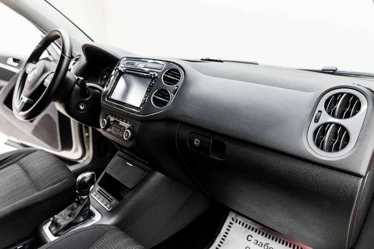 Купить Volkswagen Tiguan с пробегом. Фото: #11