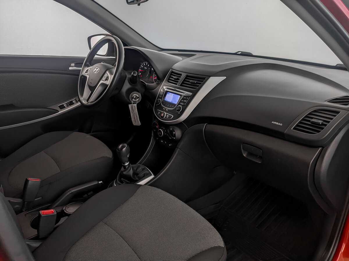 Купить Hyundai Solaris с пробегом. Фото: #8