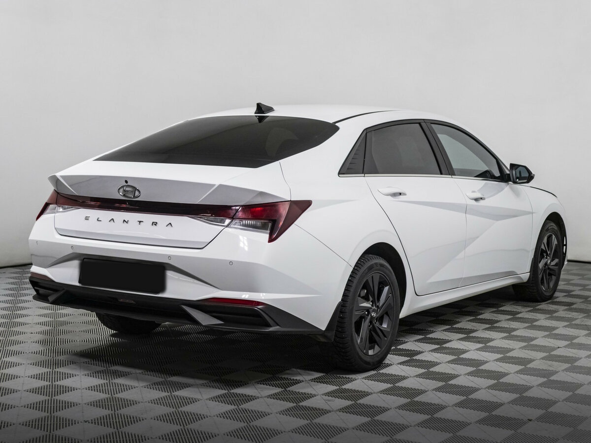 Купить Hyundai Elantra с пробегом. Фото: #4