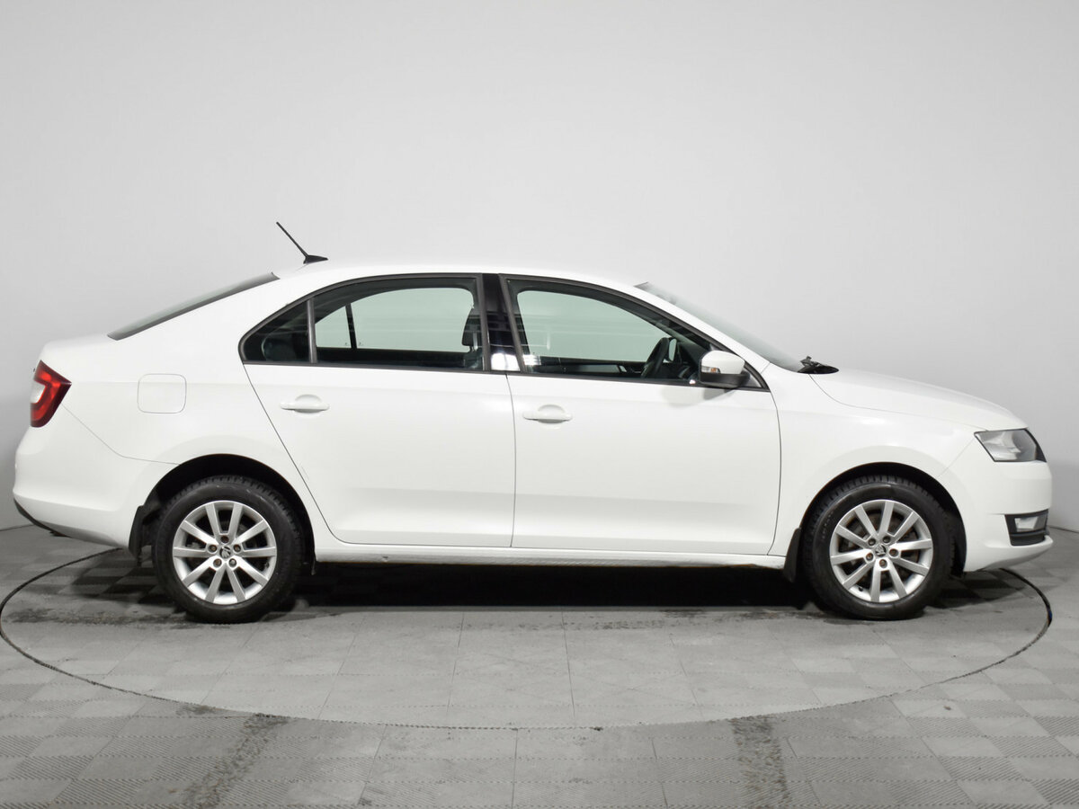 Купить Skoda Rapid с пробегом. Фото: #3