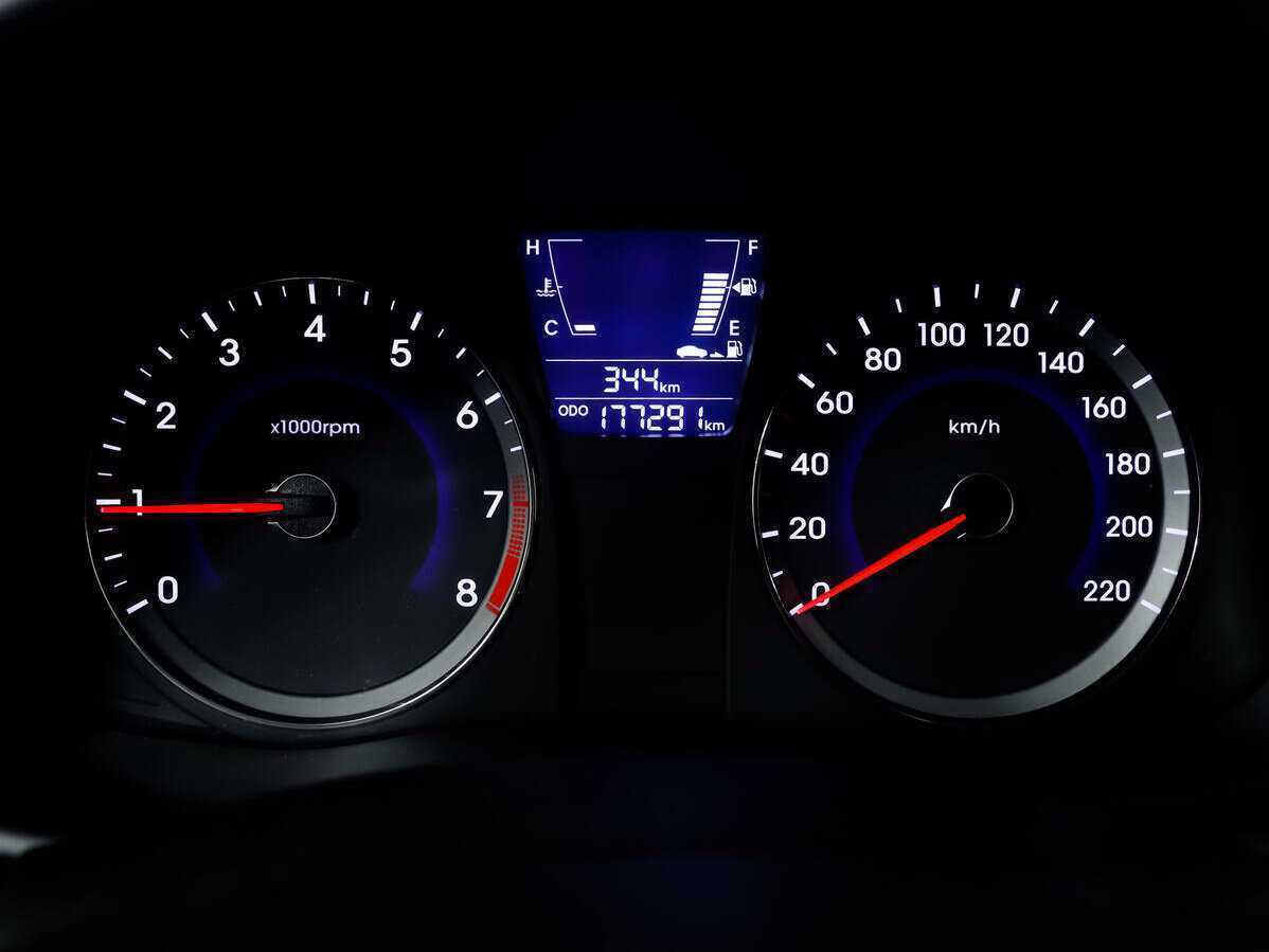 Купить Hyundai Solaris с пробегом. Фото: #9