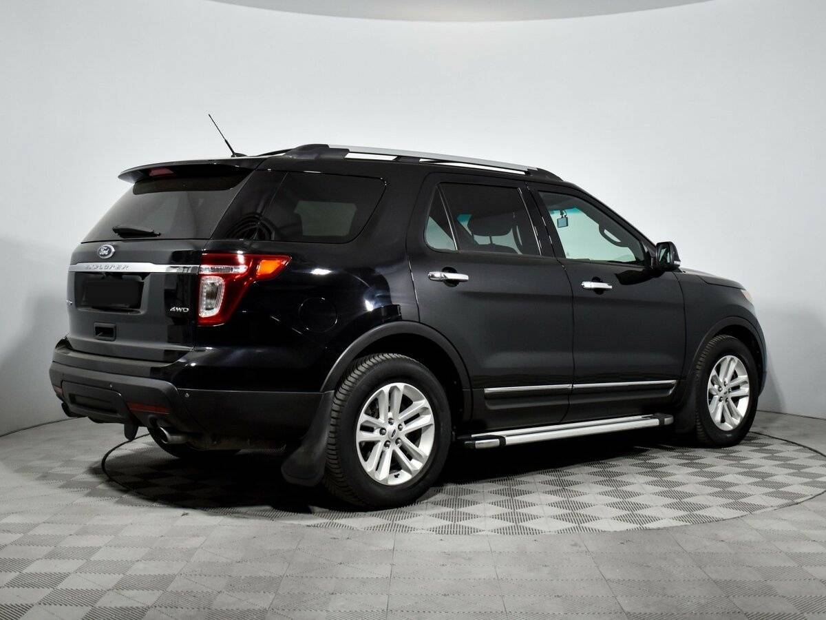 Купить Ford Explorer с пробегом. Фото: #3