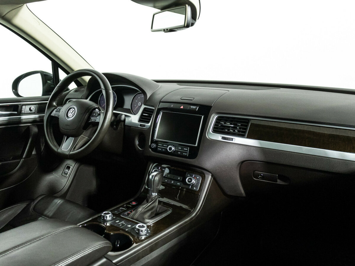 Купить Volkswagen Touareg с пробегом. Фото: #6
