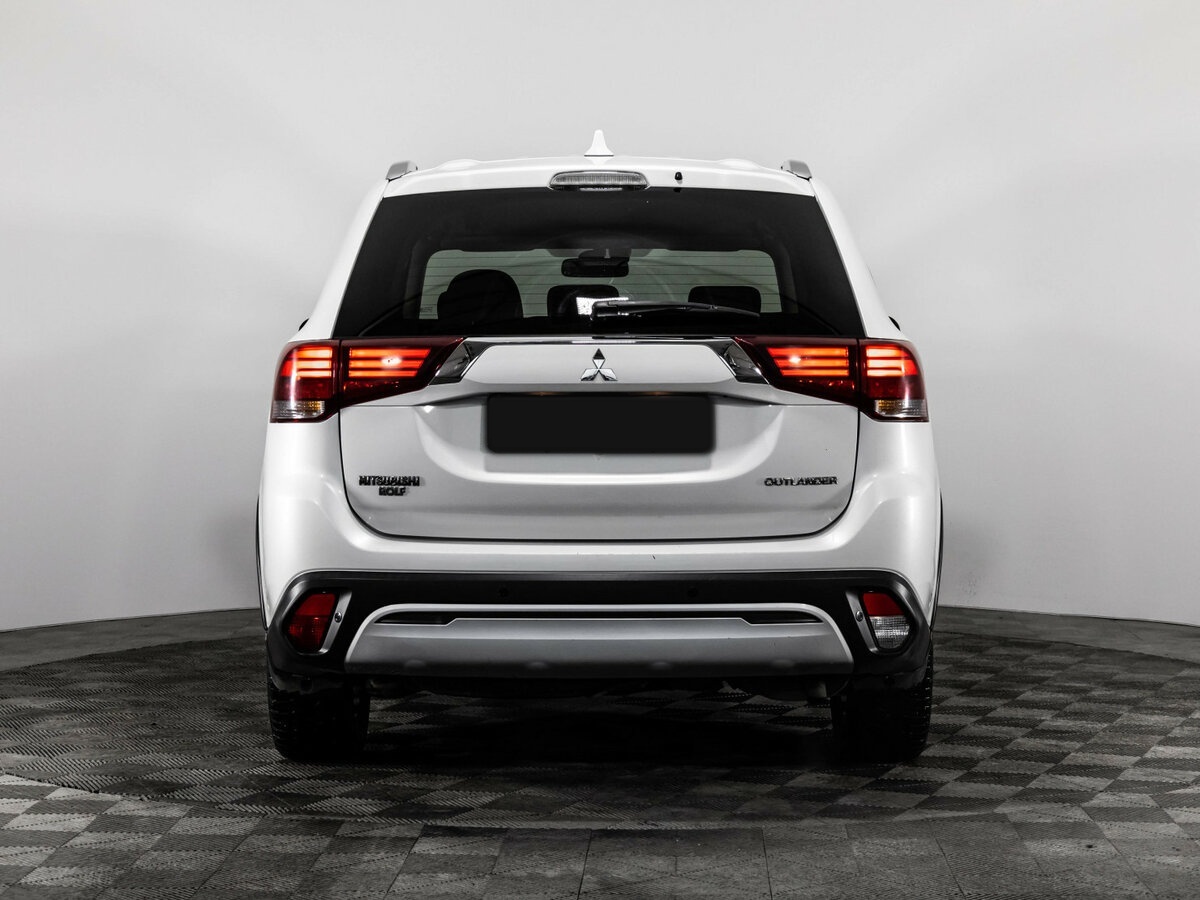 Купить Mitsubishi Outlander с пробегом. Фото: #4