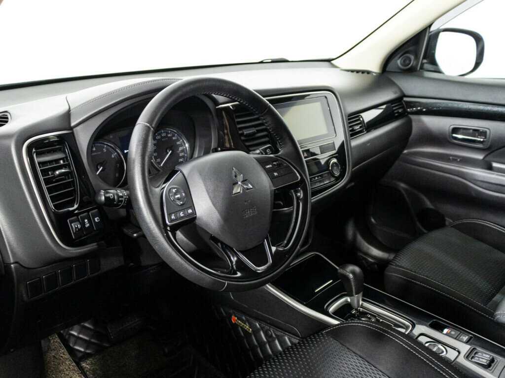 Купить Mitsubishi Outlander с пробегом. Фото: #7