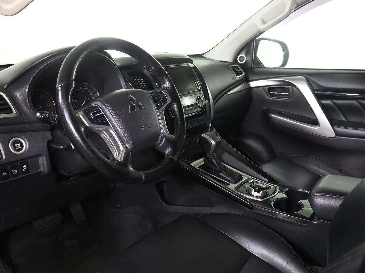 Купить Mitsubishi Pajero Sport с пробегом. Фото: #12
