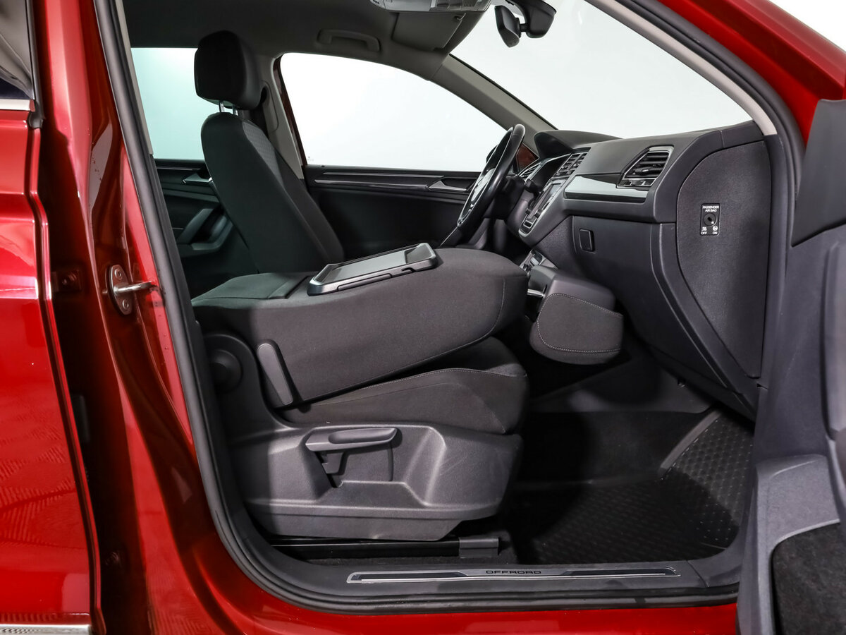 Купить Volkswagen Tiguan с пробегом. Фото: #21