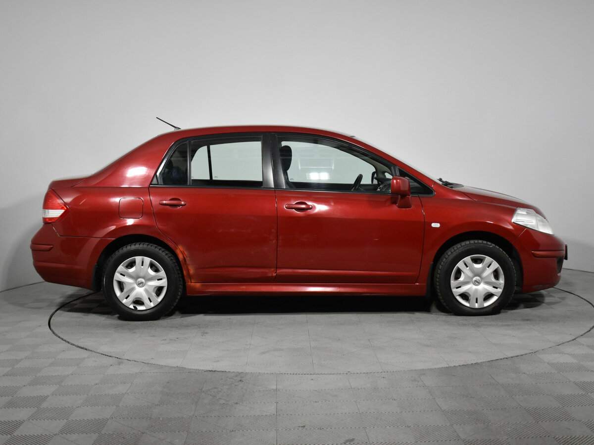 Купить Nissan Tiida с пробегом. Фото: #3