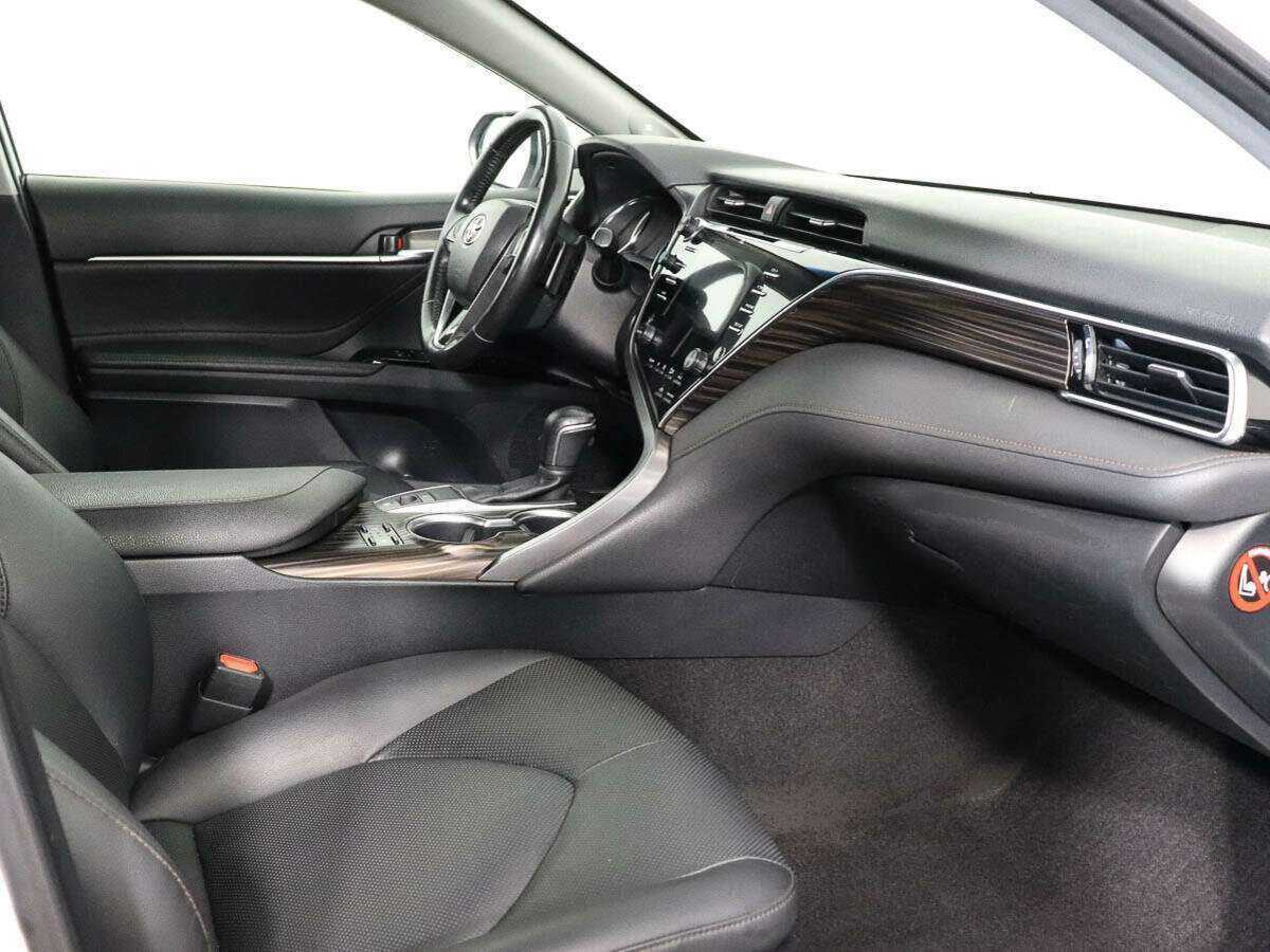 Купить Toyota Camry с пробегом. Фото: #6