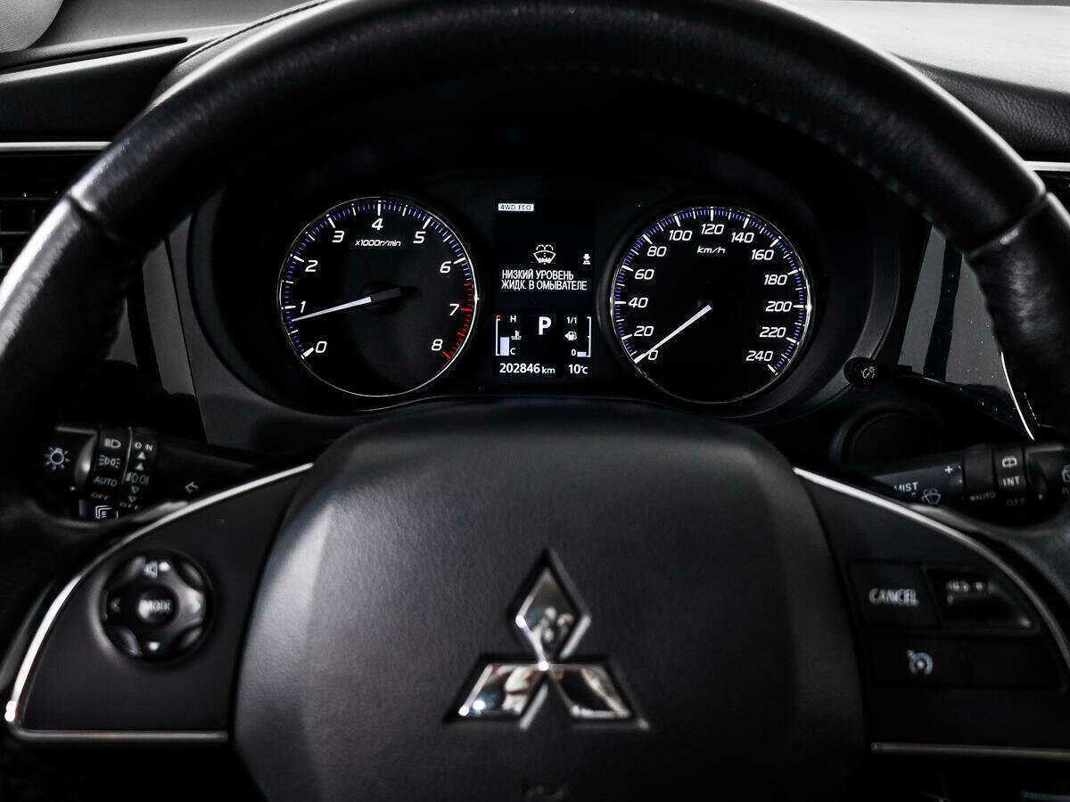 Купить Mitsubishi Outlander с пробегом. Фото: #14