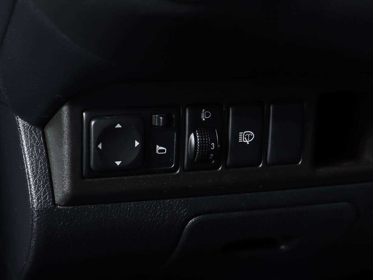 Купить Nissan Note с пробегом. Фото: #10