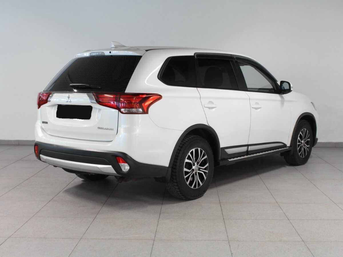 Купить Mitsubishi Outlander с пробегом. Фото: #4
