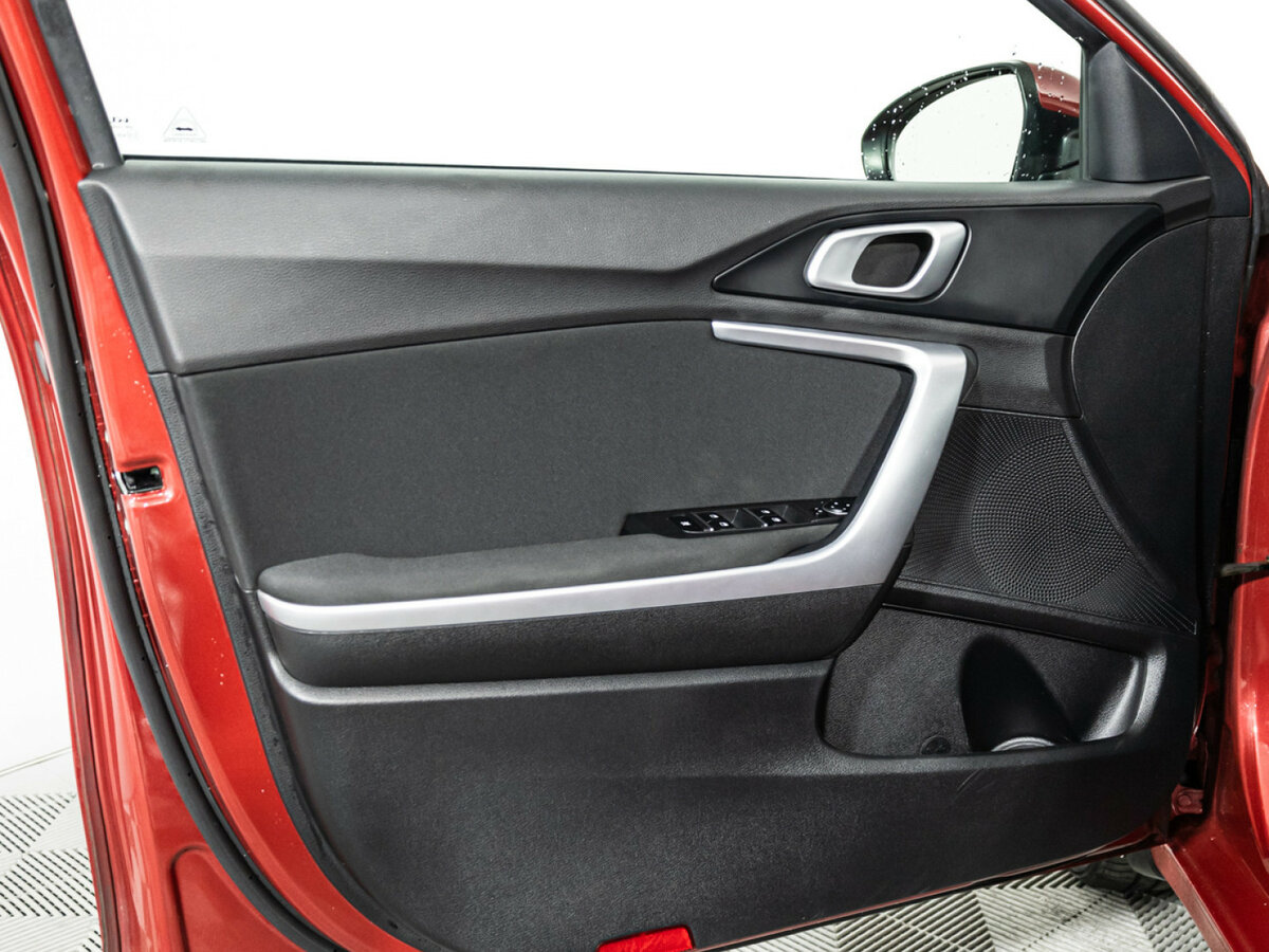 Купить Kia Ceed с пробегом. Фото: #20
