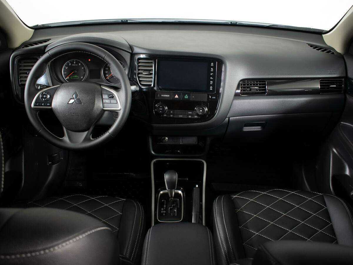 Купить Mitsubishi Outlander с пробегом. Фото: #11