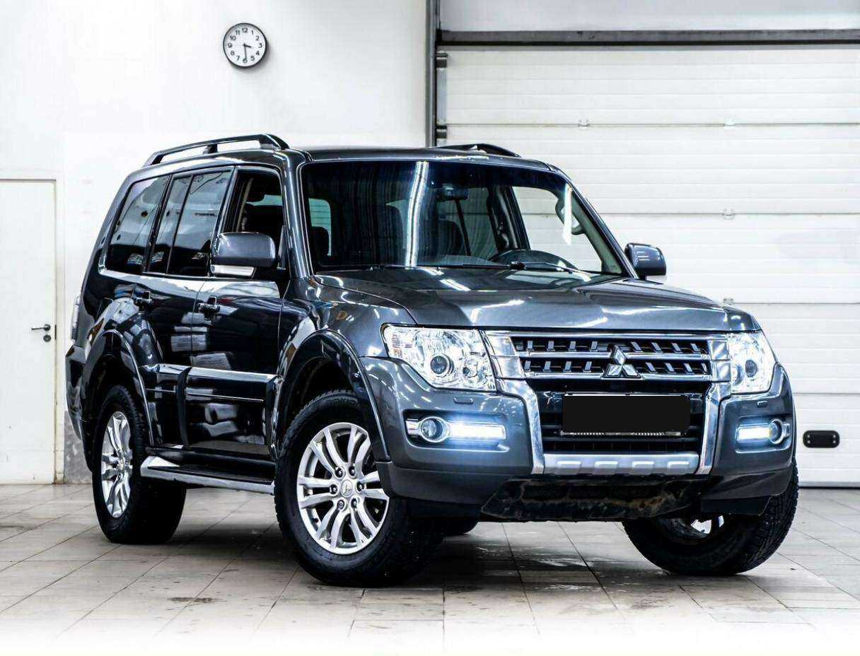 Купить Mitsubishi Pajero с пробегом. Фото: #1