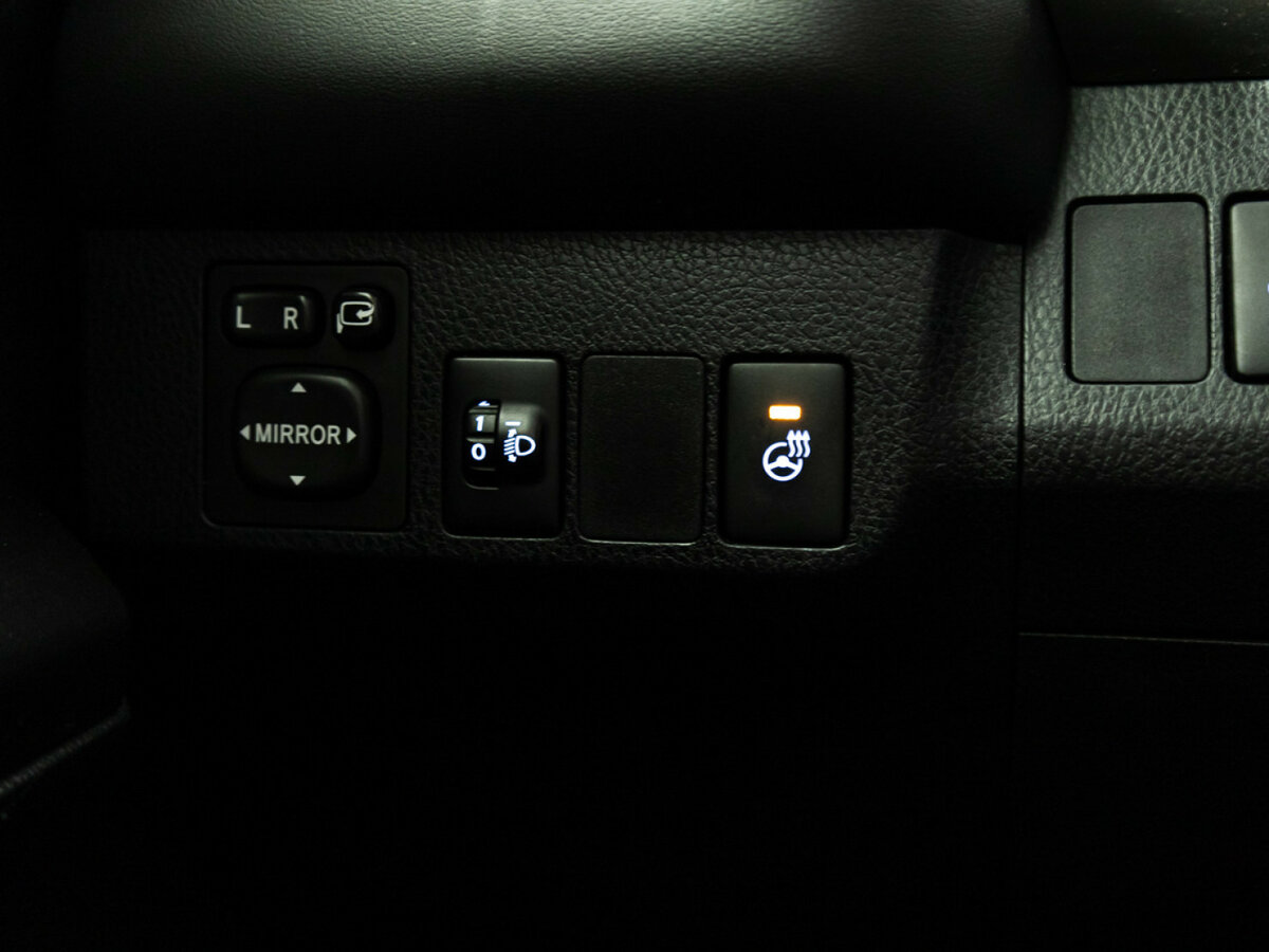 Купить Toyota RAV4 с пробегом. Фото: #18