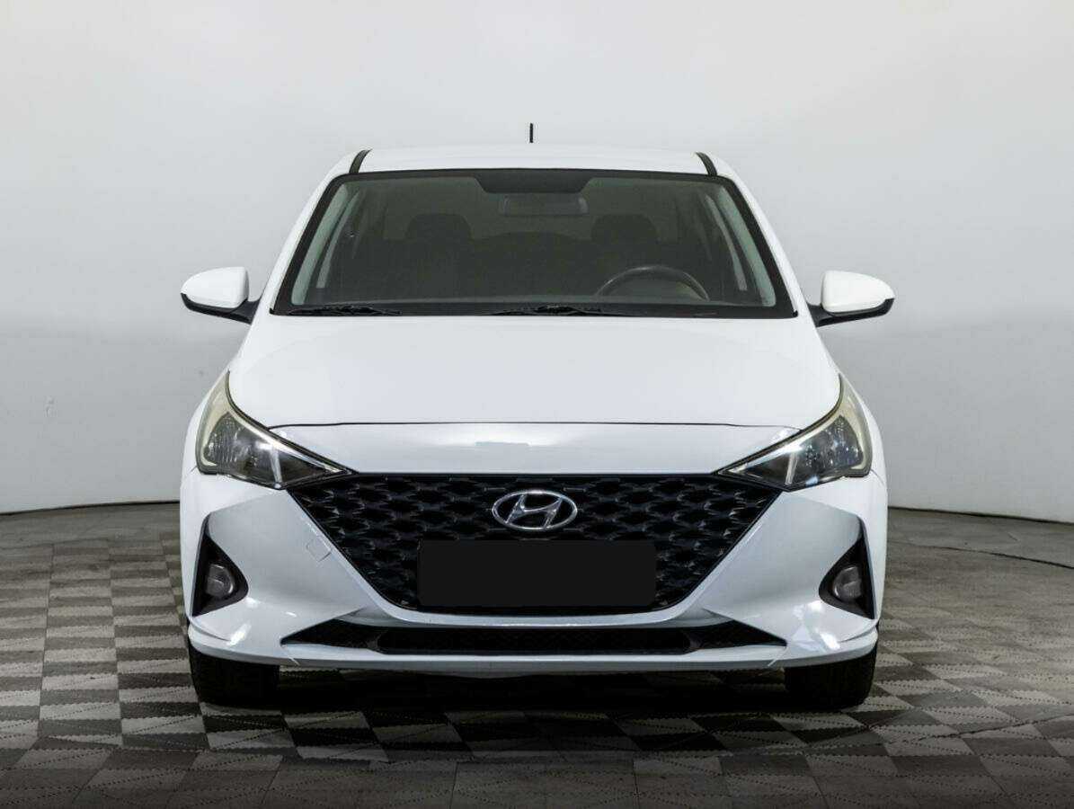 Купить Hyundai Solaris с пробегом. Фото: #1