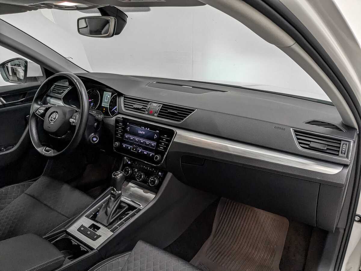 Купить Skoda Superb с пробегом. Фото: #13