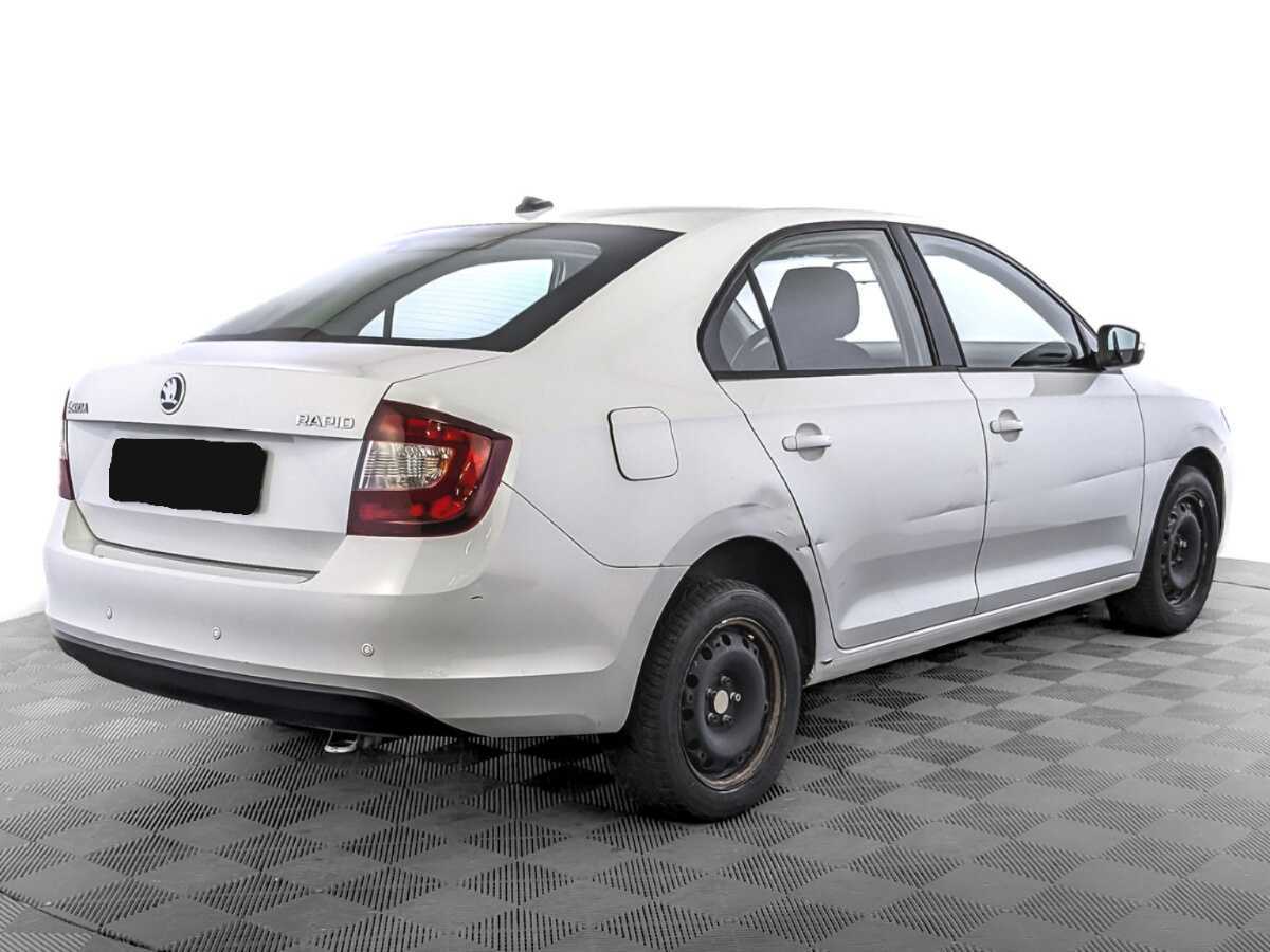Купить Skoda Rapid с пробегом. Фото: #4