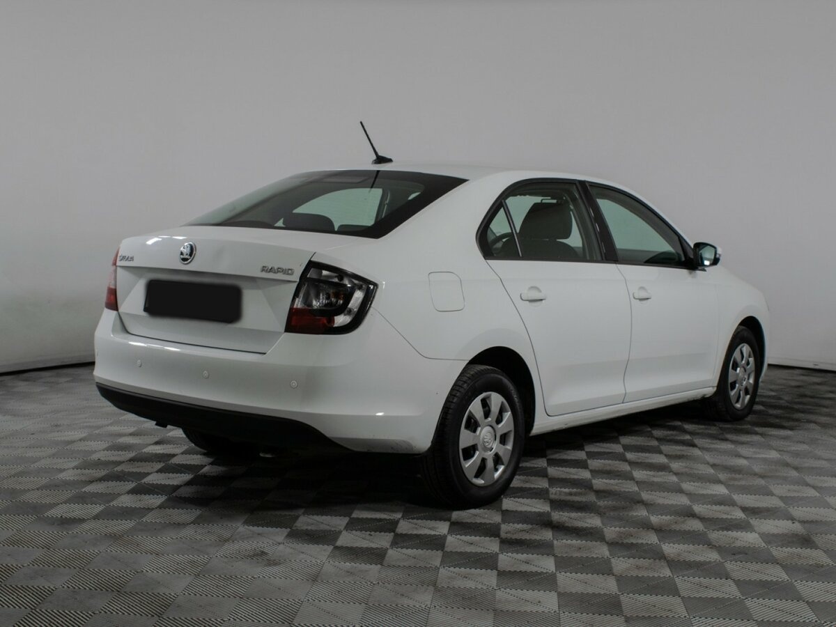 Купить Skoda Rapid с пробегом. Фото: #4