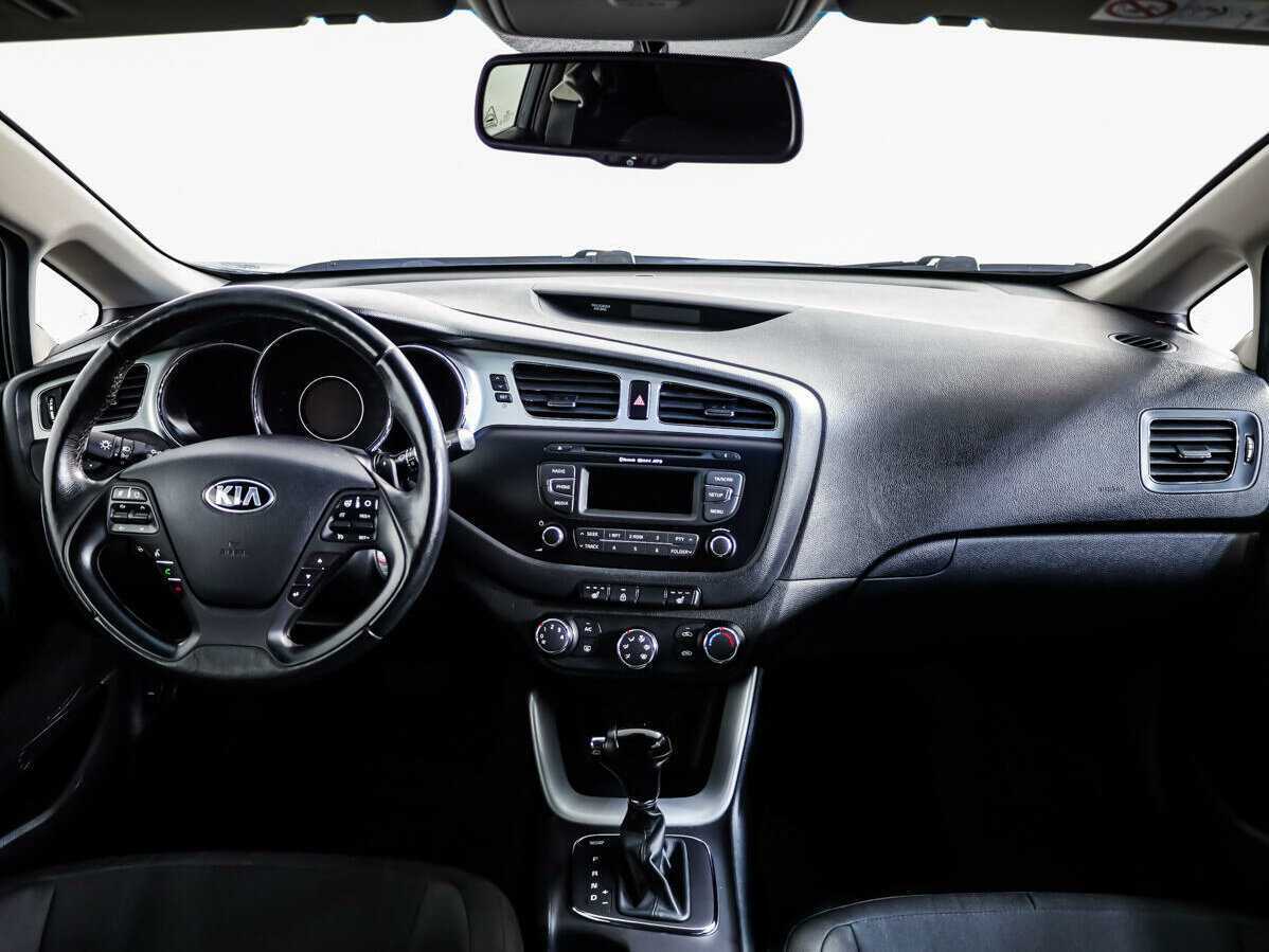 Купить Kia Ceed с пробегом. Фото: #8