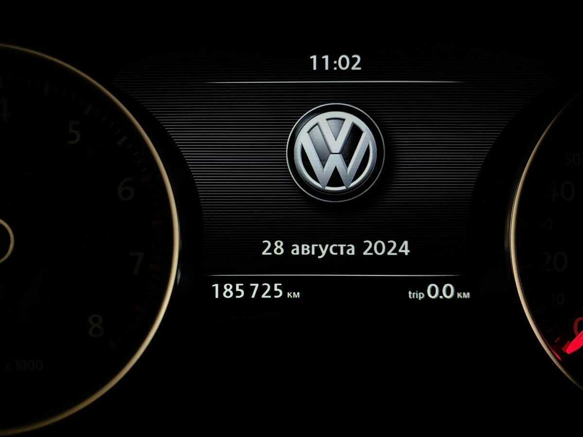 Купить Volkswagen Touareg с пробегом. Фото: #14