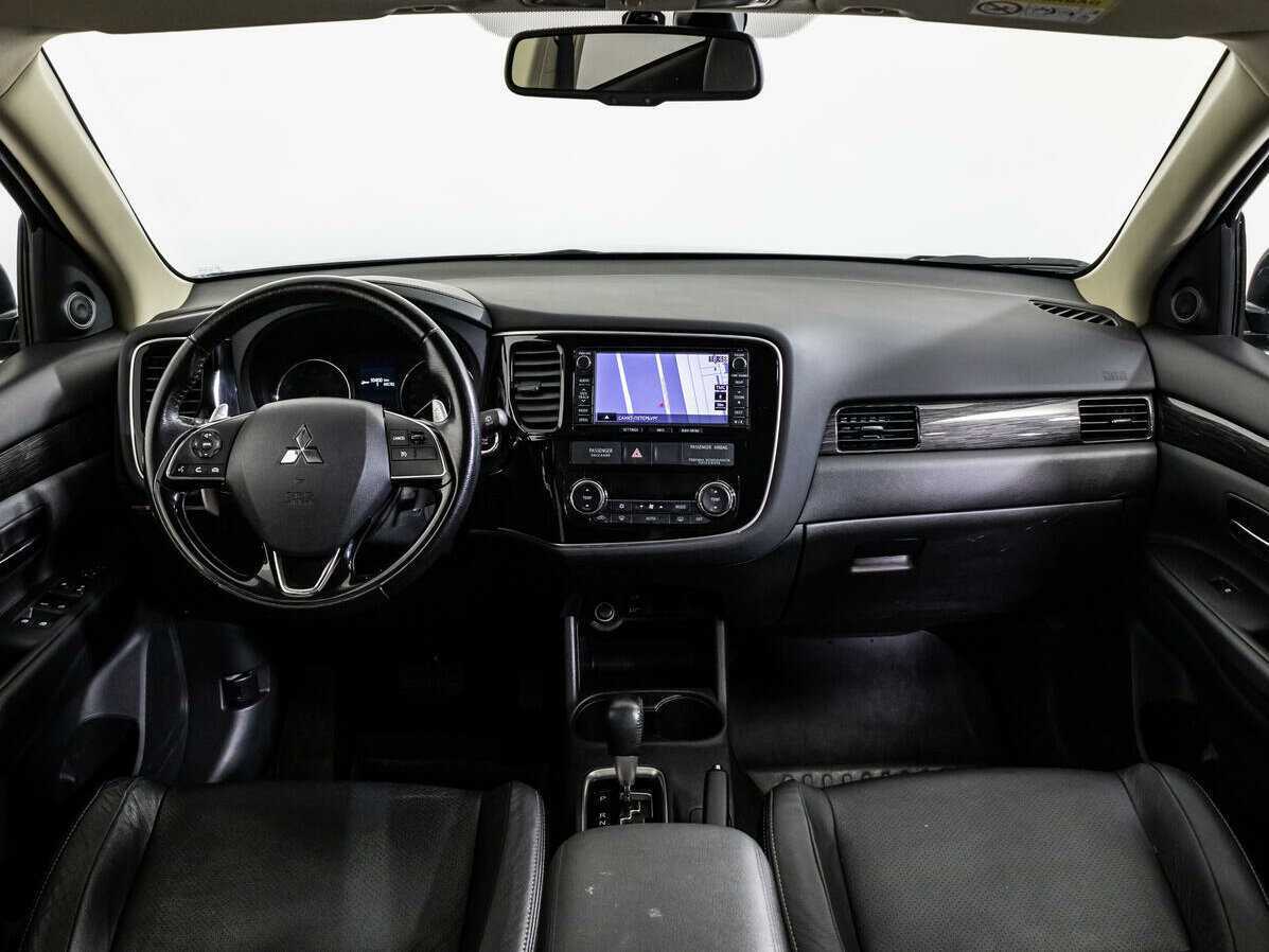 Купить Mitsubishi Outlander с пробегом. Фото: #10