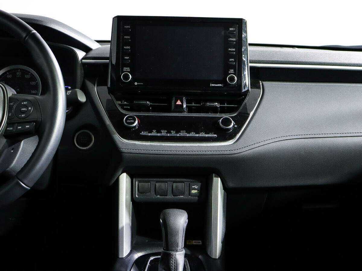 Купить Toyota Corolla Cross с пробегом. Фото: #10
