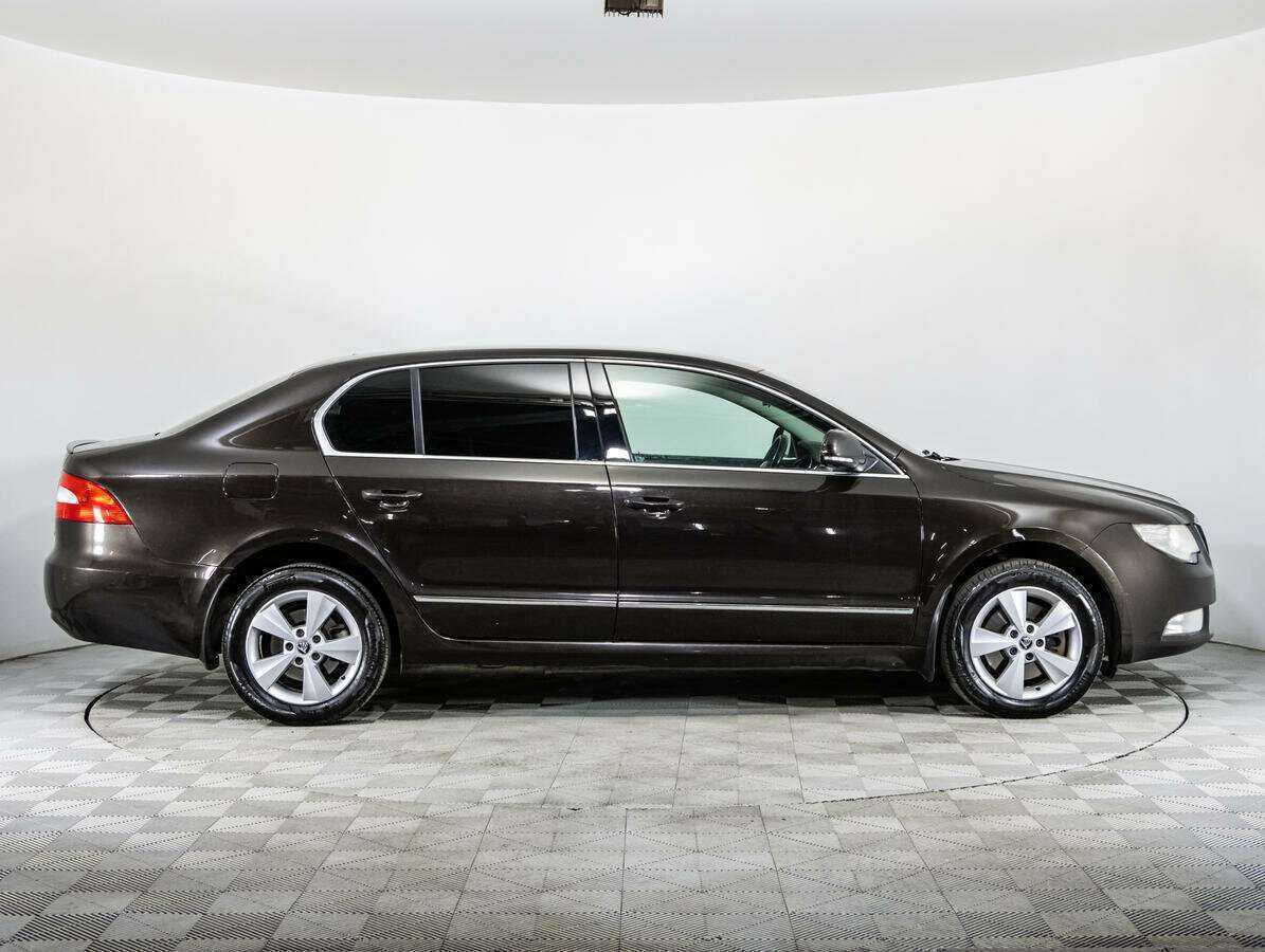 Купить Skoda Superb с пробегом. Фото: #3