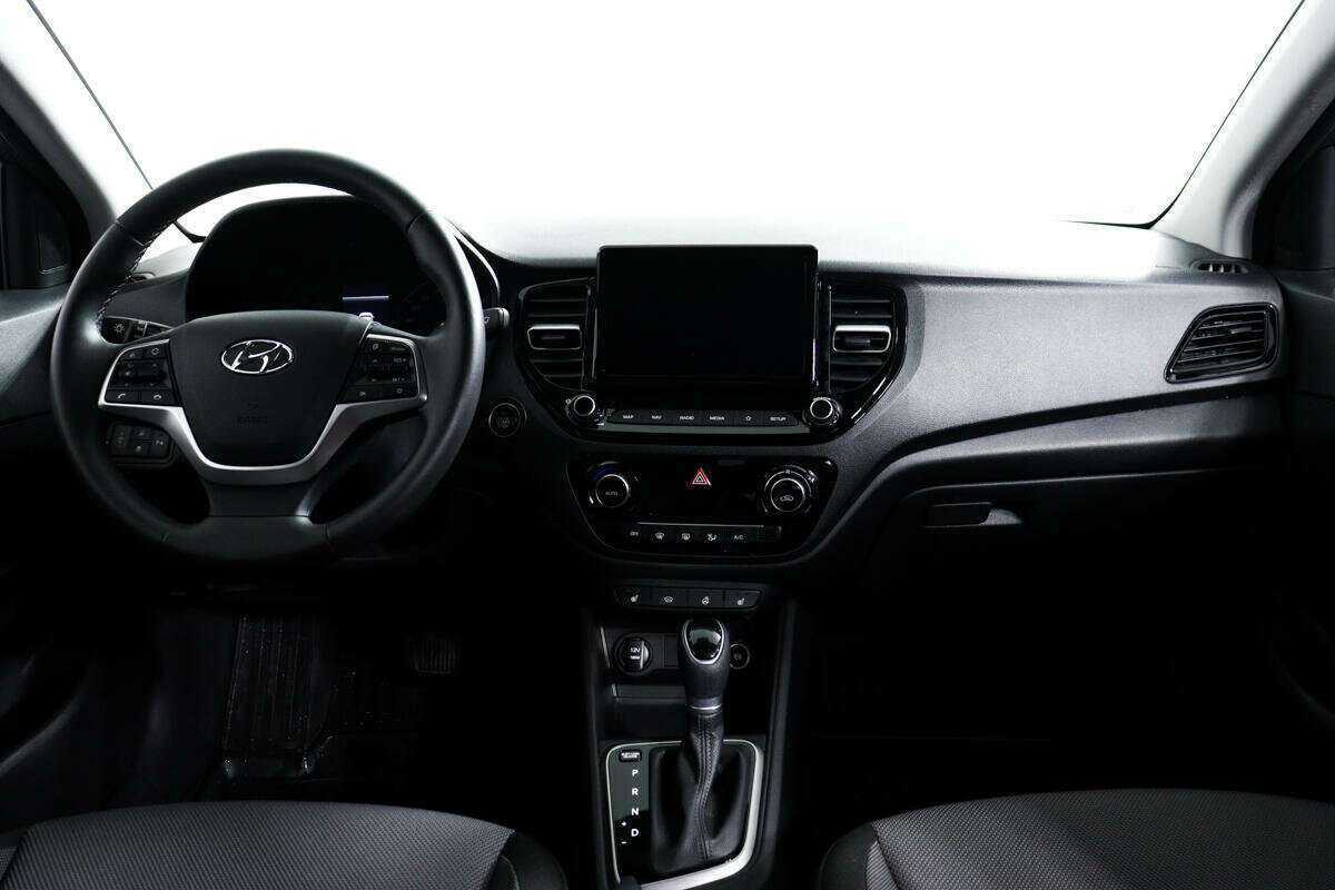 Купить Hyundai Solaris с пробегом. Фото: #10