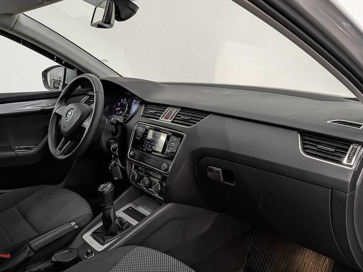 Купить Skoda Octavia с пробегом. Фото: #12