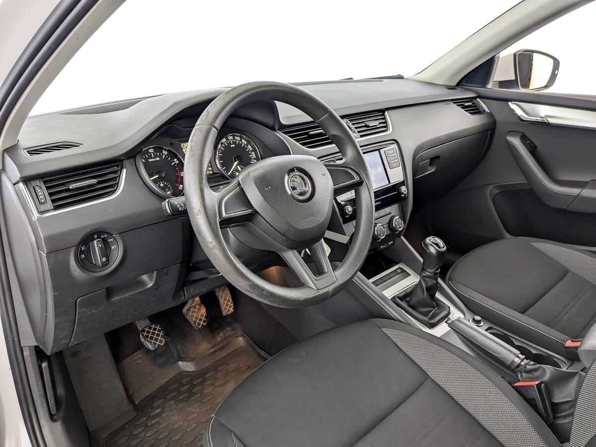 Купить Skoda Octavia с пробегом. Фото: #13