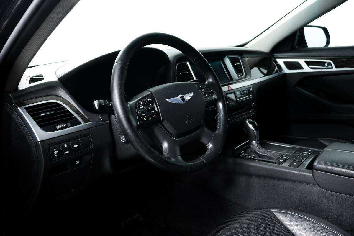 Купить Hyundai Genesis с пробегом. Фото: #12
