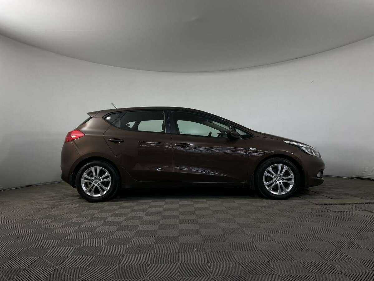 Купить Kia Ceed с пробегом. Фото: #3