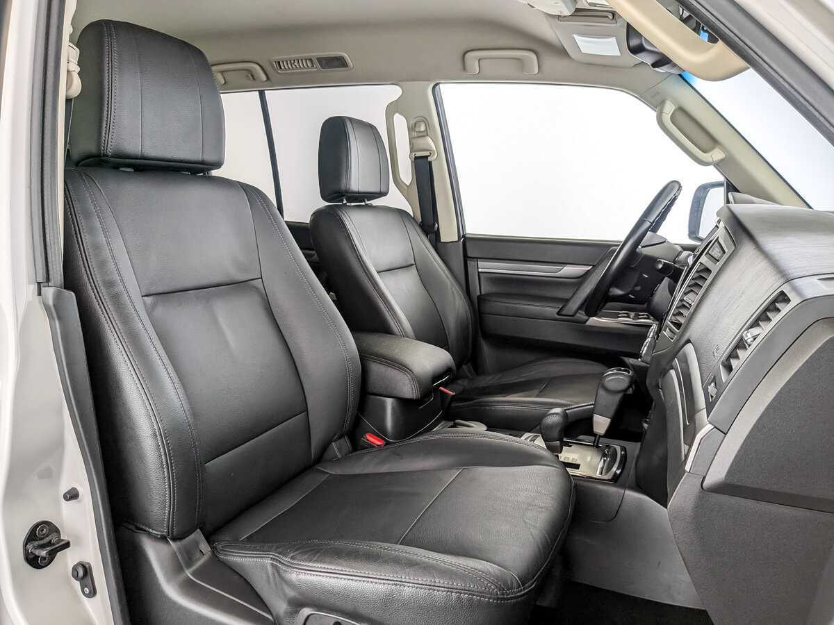 Купить Mitsubishi Pajero с пробегом. Фото: #23