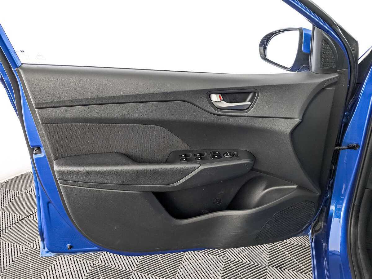 Купить Hyundai Solaris с пробегом. Фото: #18