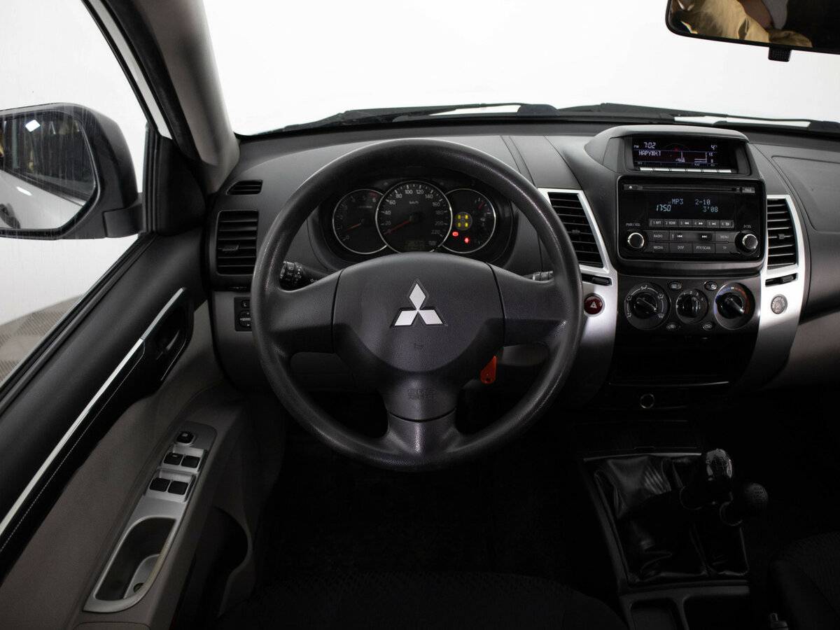 Купить Mitsubishi Pajero Sport с пробегом. Фото: #8