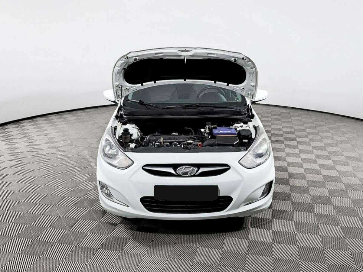 Купить Hyundai Solaris с пробегом. Фото: #8
