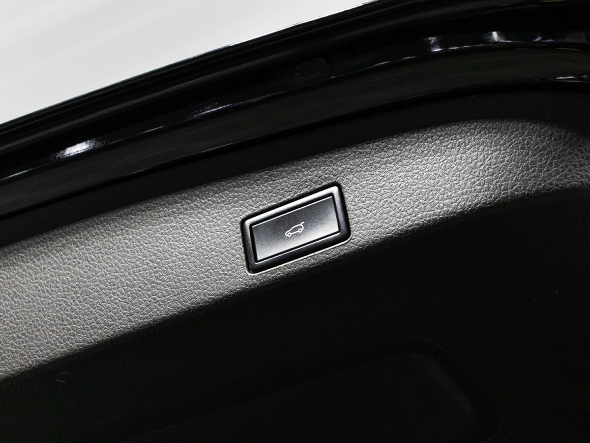 Купить Volkswagen Touareg с пробегом. Фото: #18