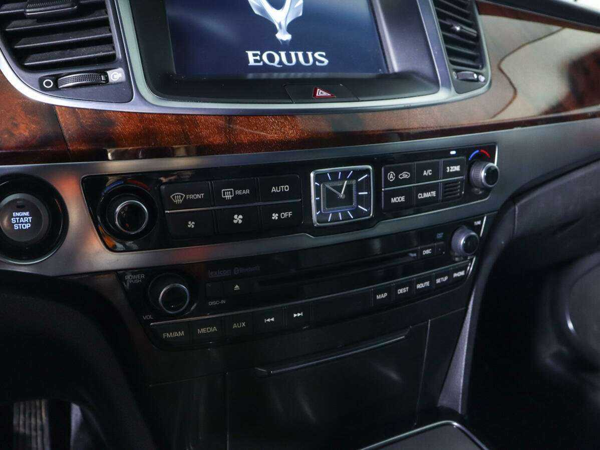 Купить Hyundai Equus с пробегом. Фото: #21