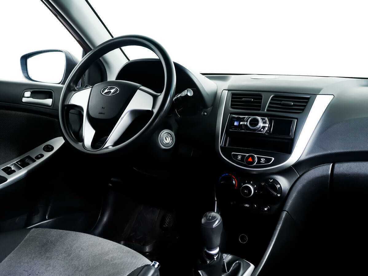Купить Hyundai Solaris с пробегом. Фото: #8